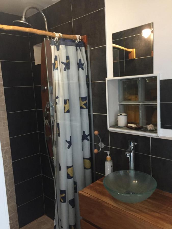 圣吉尔莱班Studio Independant Dans Propriete Avec Piscine Et Wifi公寓 外观 照片